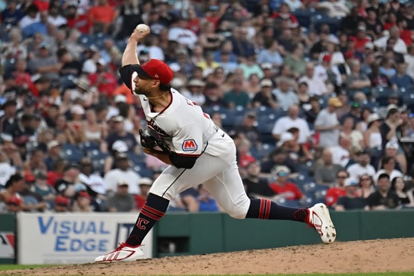 El abridor panameño Daniel Espino lanzó para los Guardianes de Cleveland. Foto: Instagram