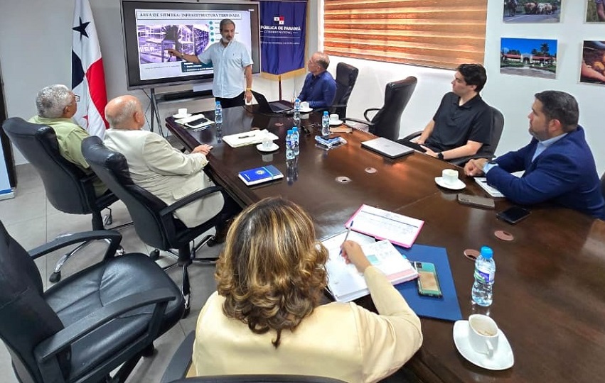 consorcio_panamericana_de_cannabis_presenta_al_mida.jpg