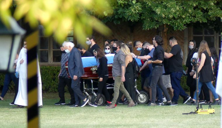 Trasladan los restos de Diego Maradona. Foto:EFE