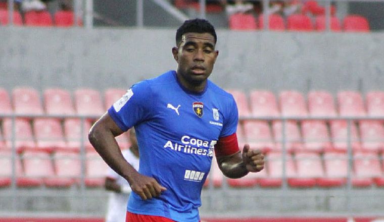 Mediocampista placino, Ricardo Buitrago. Mediocampista placino, Ricardo Buitrago.