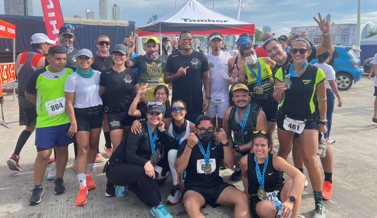 El equipo Proteamtitans, participó ayer de la carrera. Cortesía
