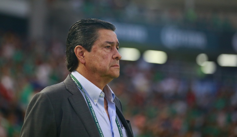 Luis Fernando Tena, técnico de Guatemala. Foto: EFE