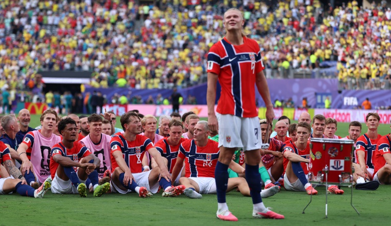 Erling Haaland y el festejo de remar de Noruega. Foto: EFE