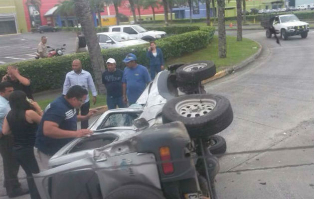 Accidente Albrook. Foto/@Bomberosmetro
