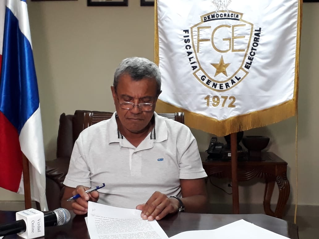 El fiscal electoral Eduardo Peñaloza aclara que su posición está basada en el respeto a las leyes y no por afinidades de tipo política. El fiscal electoral Eduardo Peñaloza aclara que su posición está basada en el respeto a las leyes y no por afinidades de tipo política.