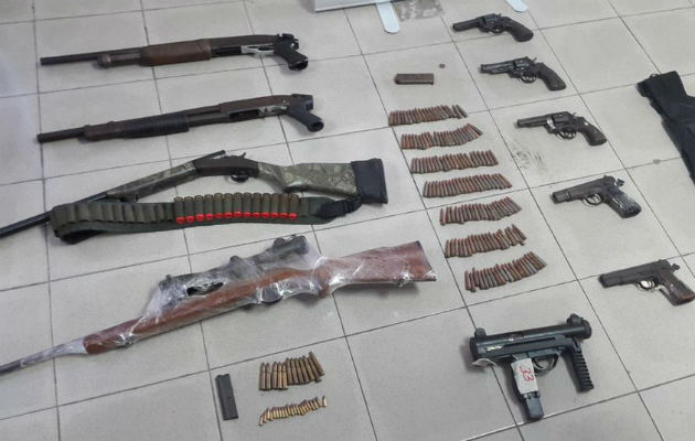 Decomiso de armas en Colón. Foto/Cortesía