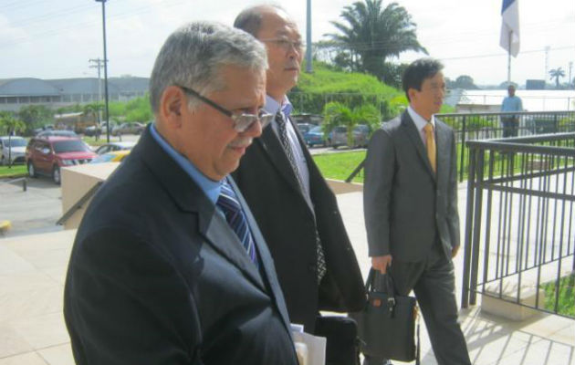 Julio Berrío representante legal de los norcoreanos. Foto/Delfia Cortéz