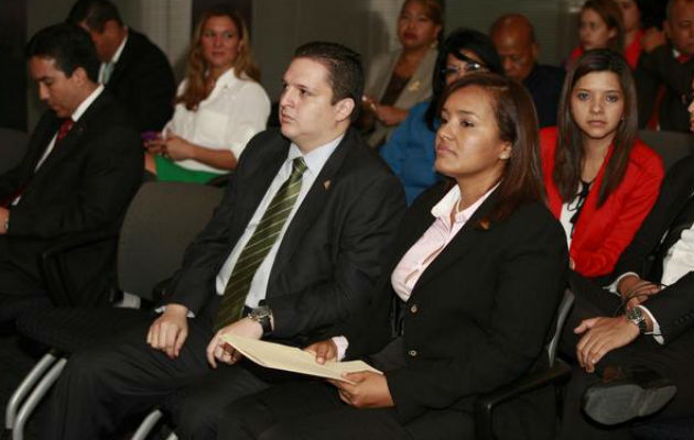 Directora y subdirector del Ifarhu. Foto/@IFARHU