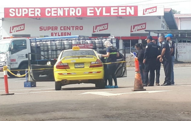 Bebé muere al ser dado a luz en un taxi en Chiriquí Fermin Lizondro, esposo de Mercedes la joven madre, denunció que su hijo recién nacido murió ante la falta atención médica y la mala condición de los caminos.
