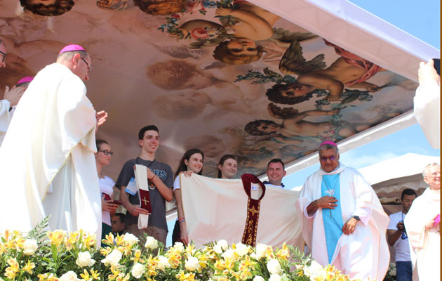 Misa campal en Chitré con un los peregrinos que visitaron la región de Azuero. Foto/Thays Domínguez Misa campal en Chitré con un los peregrinos que visitaron la región de Azuero. Foto/Thays Domínguez