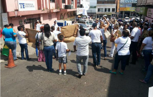 Protestas frente a las oficinas del Tribunal Electoral en La Chorrera.
