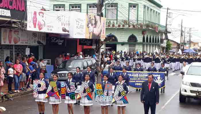 Delegaciones estudiantiles en Chitré presentaron su mejor repertorio. Foto/Thays Domínguez