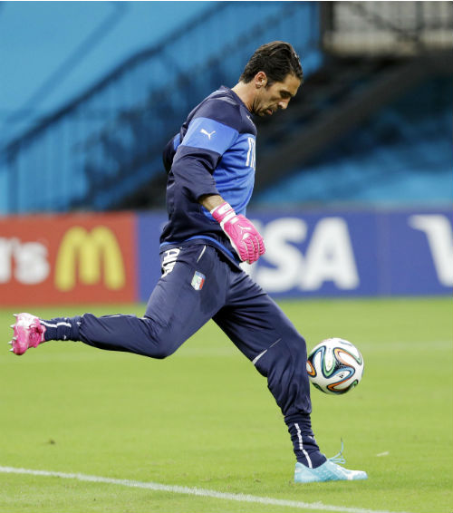 Gianluigi Buffon, el arquero estelar. Foto/AP