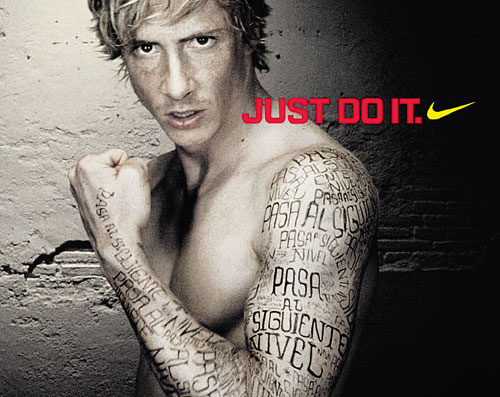 <p>Fernando Torres. Este 2011 está con Nike.</p>