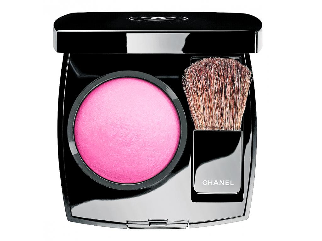 Les Joues es un blush perfecto para estos días soleados. Si aún no te has bronceado, puedes optar por este producto para que tus mejillas luzcan rosaditas. ¡Bien glam!()