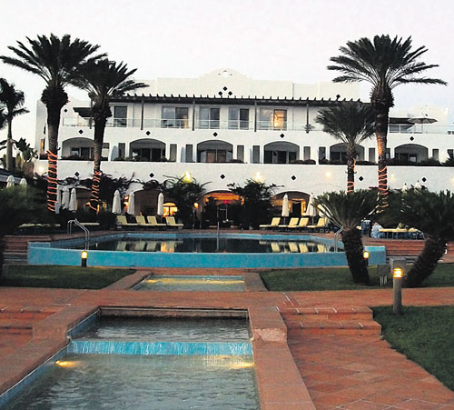 <p>Hoteles. Ofrece alojamientos para el viajero más refinado.</p>