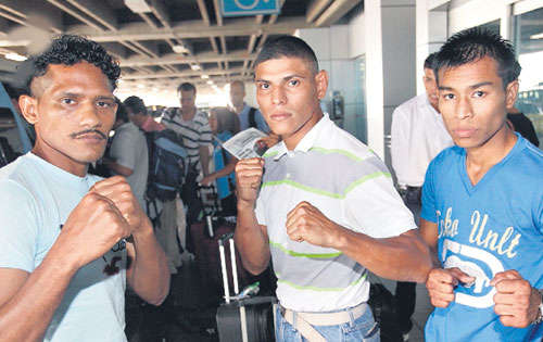 <p>Púgiles nicaragüenses. Carlos Guevara (izq.), José Gutiérrez y Arnoldo Solano llegaron ayer a Panamá. </p>