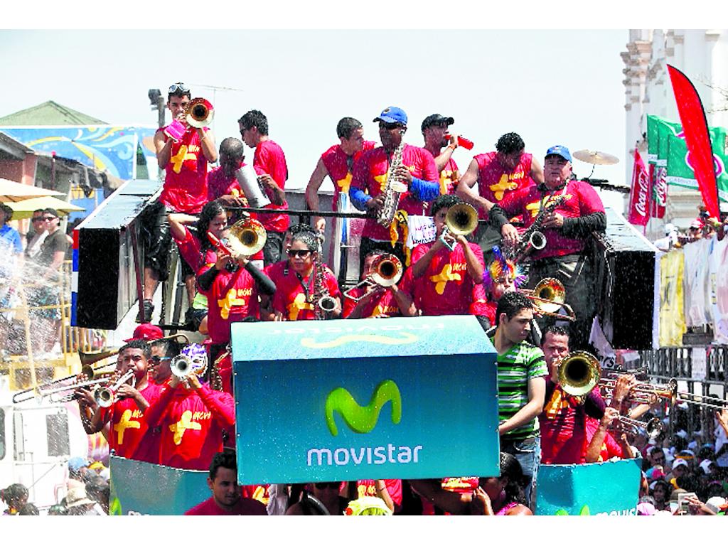 Los panameños que asistieron a Chitré también disfrutaron de las populares tonadas, una tradición de los Carnavales del interior del país. En cuanto al agua, este año hubo 18 carros cisterna.()