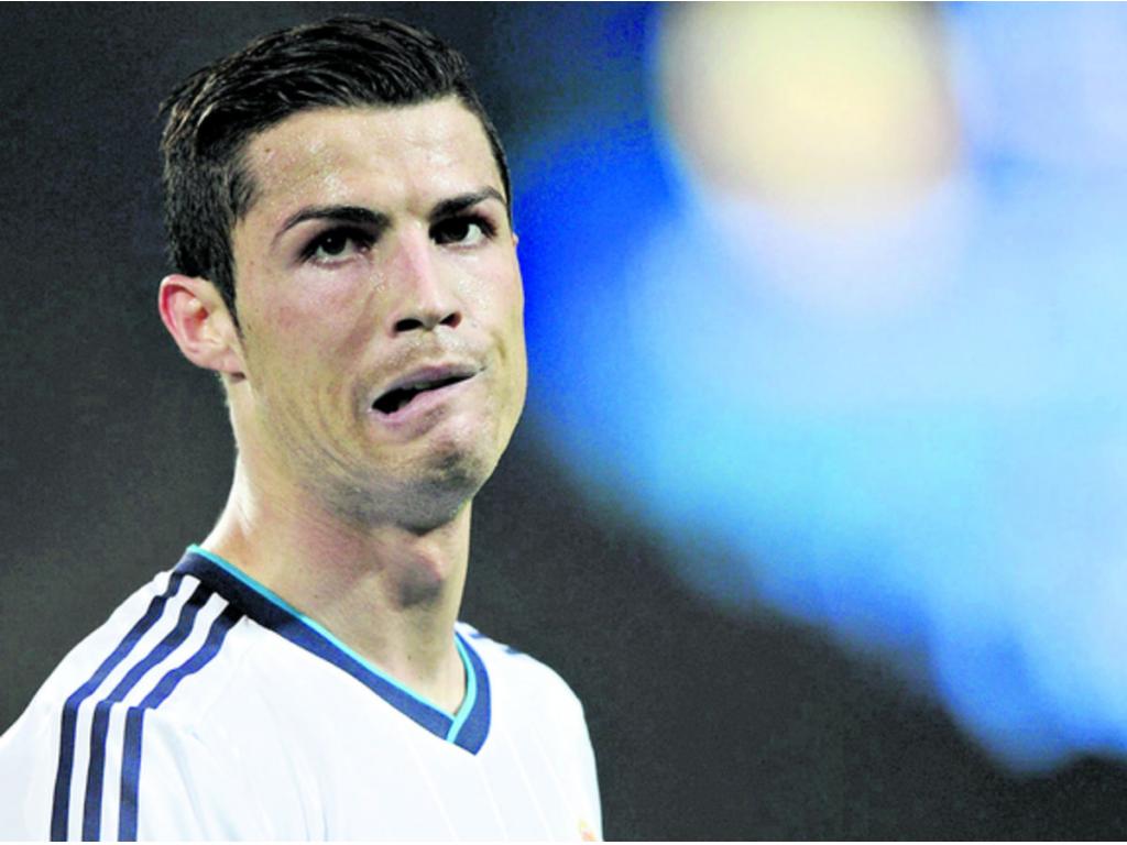 Cristiano Ronaldo mostraba su frustración al final del encuentro, a pesar de ser el autor del primer gol del Real Madrid.(EFE)