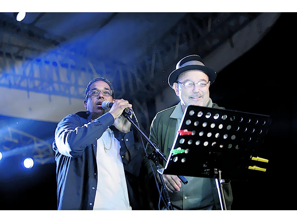 Ambos músicos expresaban complacencia.()