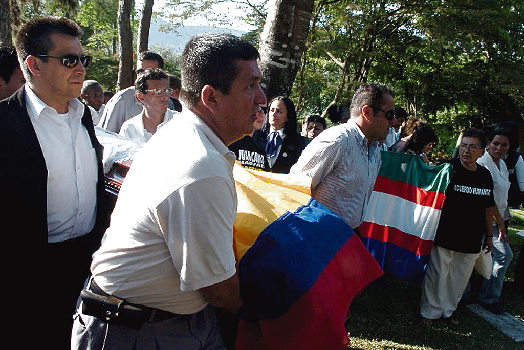 Dolor. En el país recuerdan a las víctimas de las FARC.(EFE)