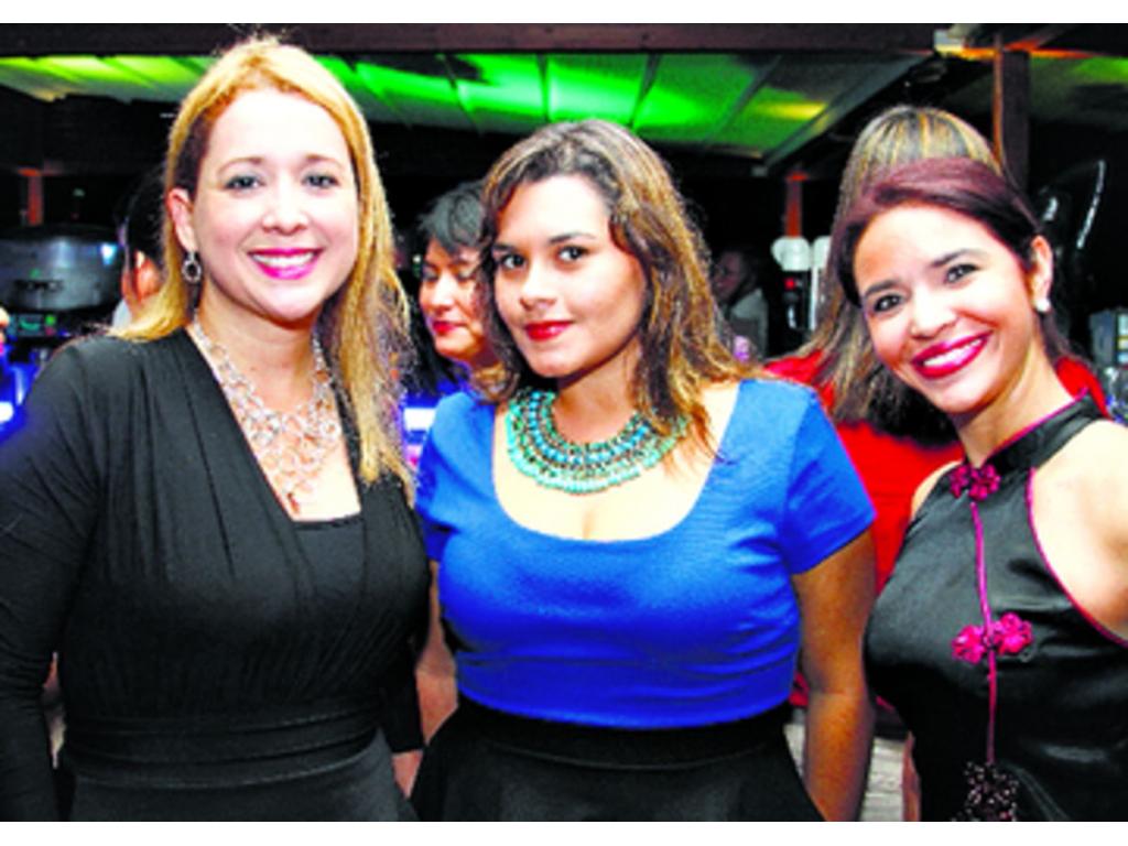 4. Yirena Teng, Lorenzo Rivera y Katherine Patiño.