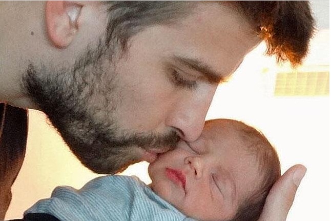 Gerard Piqué junto a su primogénito, Milan. Foto/Cortesía de UNICEF<br>