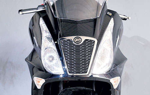 <p>Motor: Monocilíndrico, 4T horizontal</p>