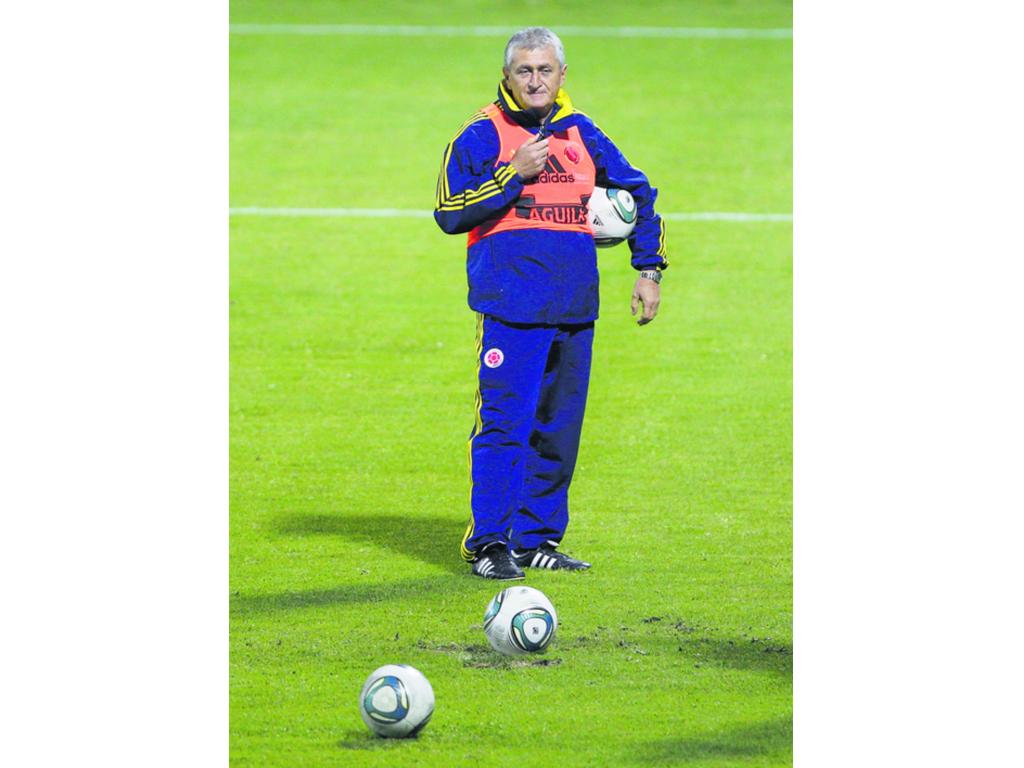 Genera duda. El entrenador colombiano es reconocido por ser un gran formador de jugadores. El cafetero tiene como uno de sus mayores logros haber llevado a la selección sub-20 de Colombia a los cuartos de final del Mundial de 2011. Sin embargo, a nivel ma
