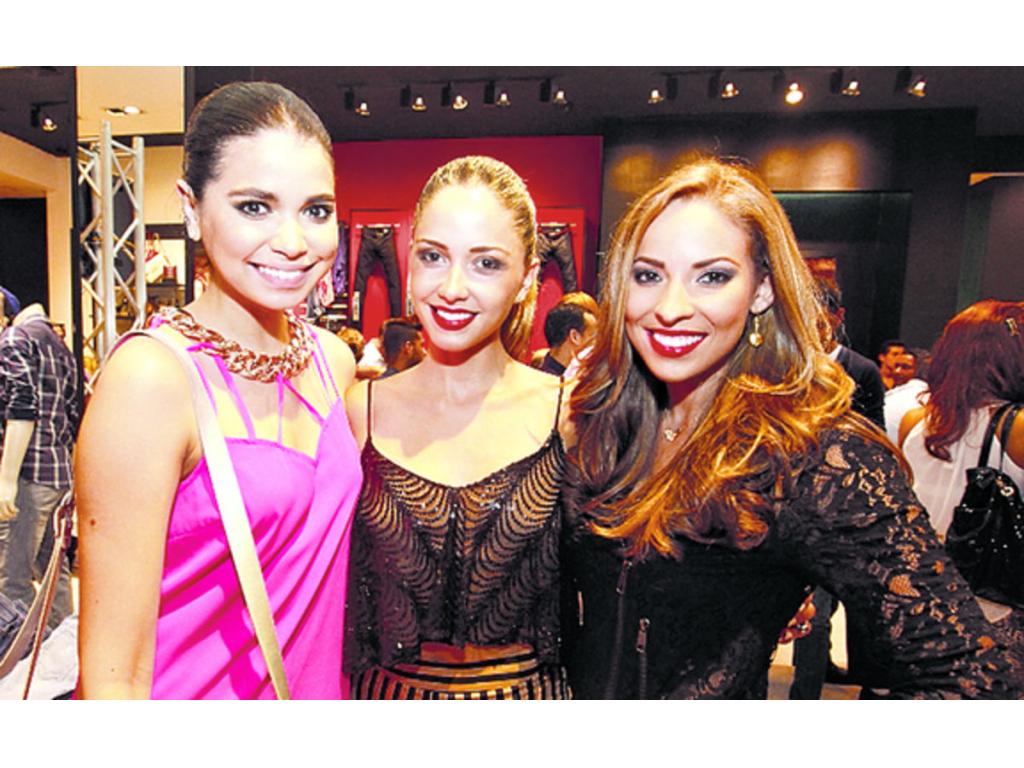 5. Yosibell Sánchez, Marelissa Him y Massiel Mas.