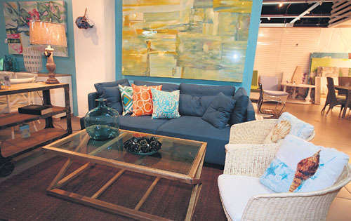 <p>Arte decorativo. Abstractos, geométricos y figurativos. </p>