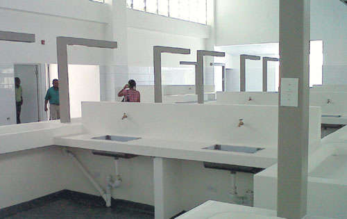 <p>Comodidades. Los espacios son amplios.</p>