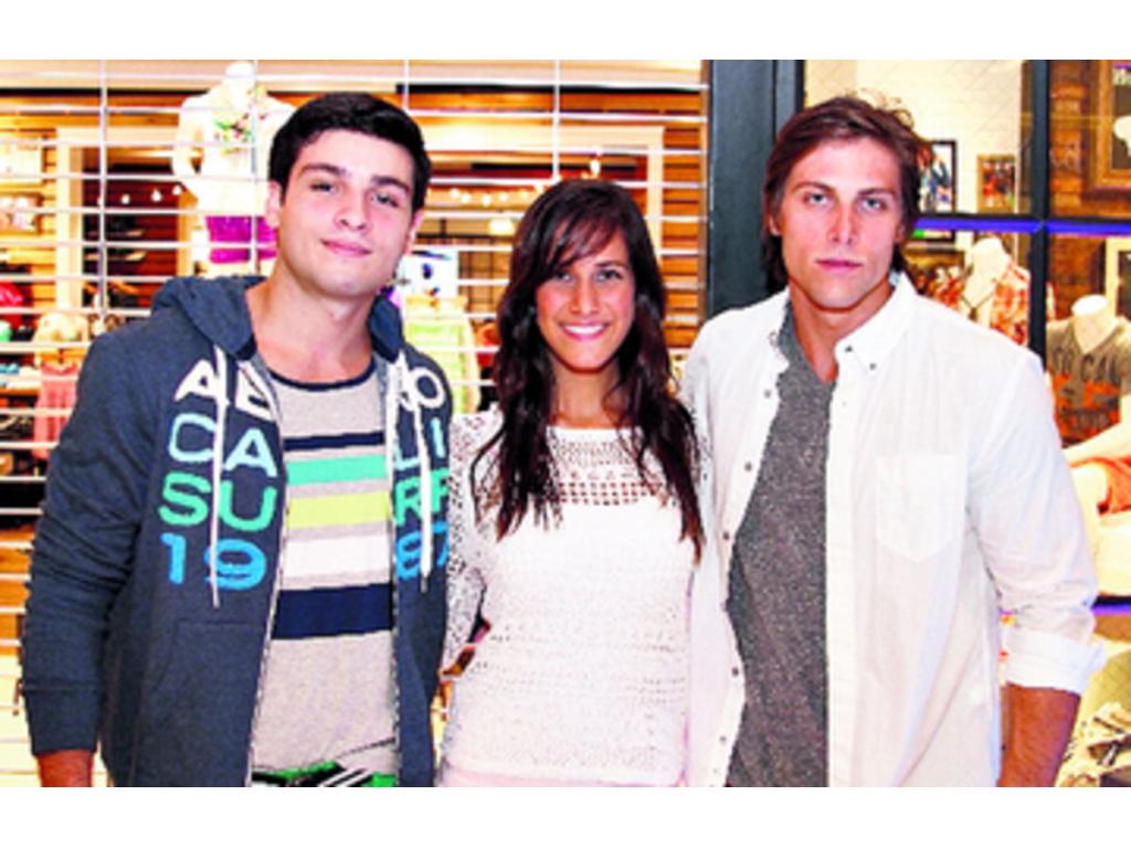4. Mario Fonseca, Paula Saccoena y Taylor Arroz.