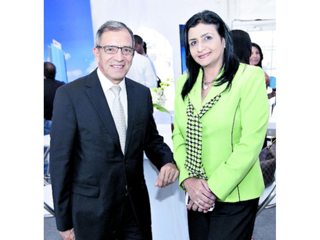 2. Rodolfo Castillo Pittí y Gita Malkani.