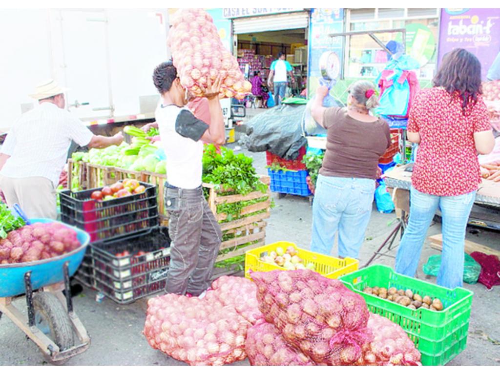 En el mercado de Santiago se encuentran precios más competitivos.(José Manuel Adames)