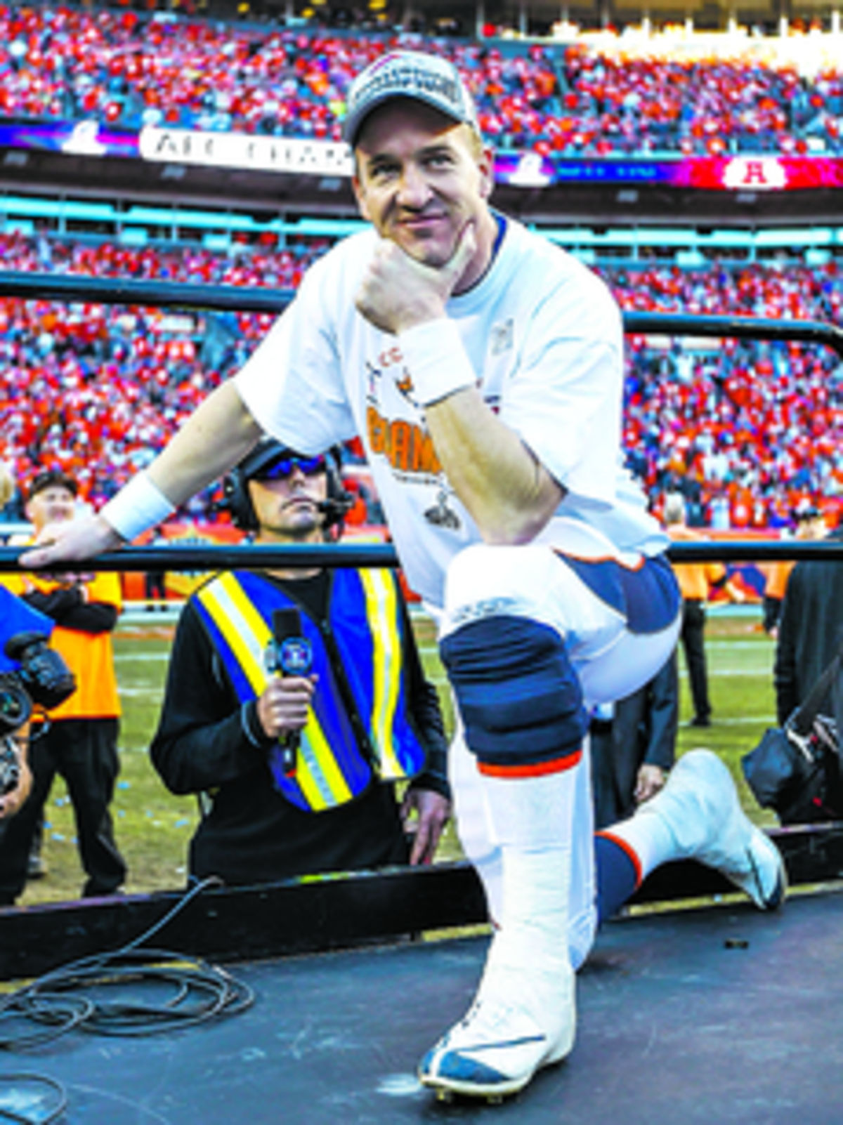 Peyton Manning en su pose de ganador.(AP)