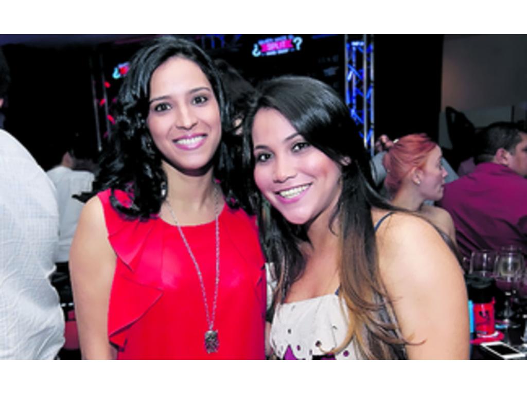 5. Desiree Navarro y Karla Osorio.