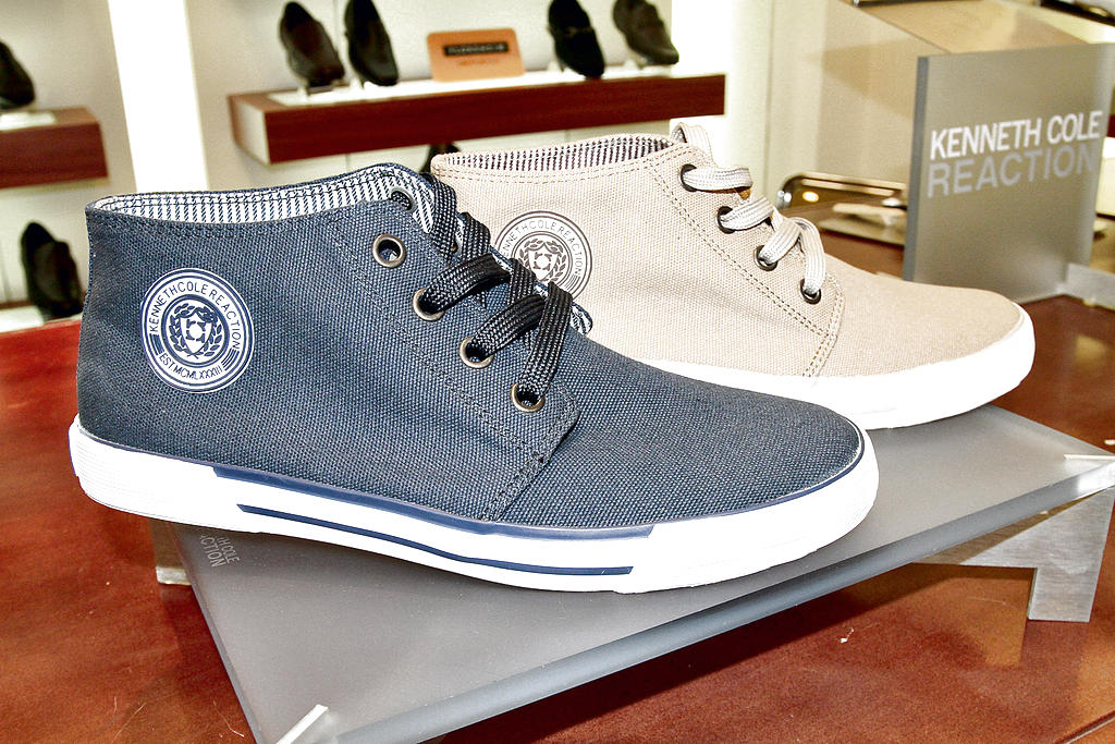 Zapatillas. Estas de Kenneth Cole son muy modernas.()