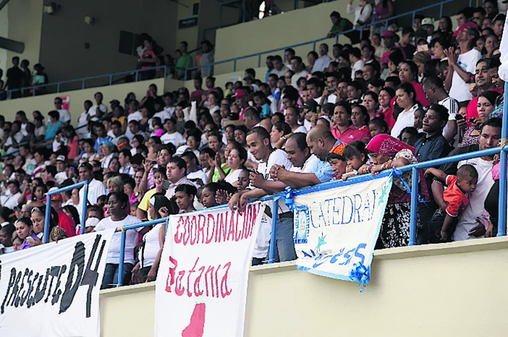 Acto. Los evangélicos llenaron el estadio.(Carlos Lemos)