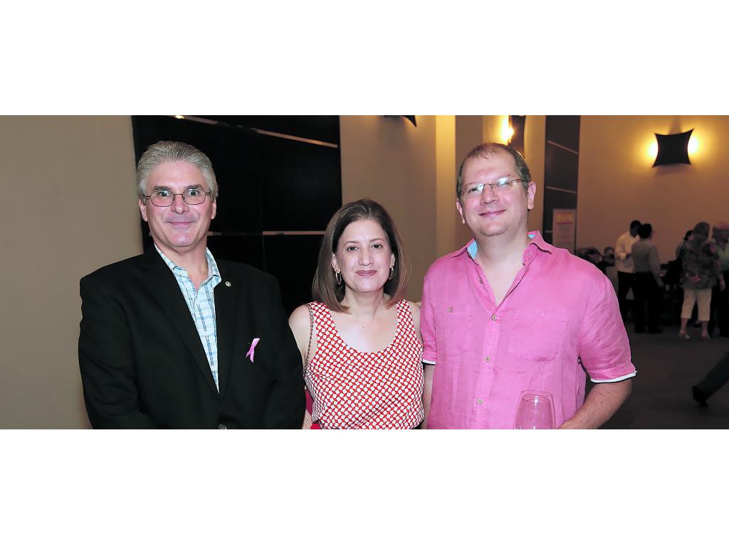 José Ford, Irene de Ford y Edwin Chandeck.()
