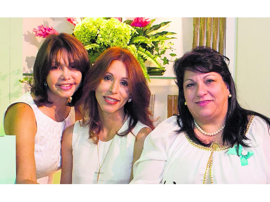 Betsy de Arias, Liquel de Heilbron, Marietta de Ramírez y Maricarmen de Fábrega.()