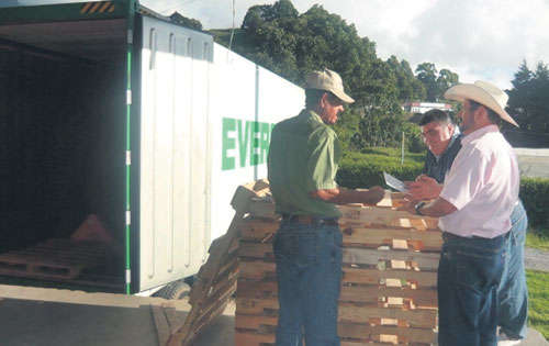 <p>Negociación. Los productores piden una solución.</p>
