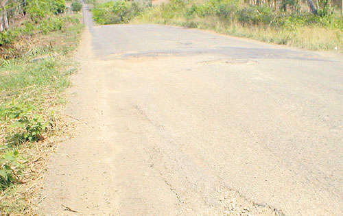 <p>Cráteres. La vía Macaracas-Tonosí está intransitable.</p>