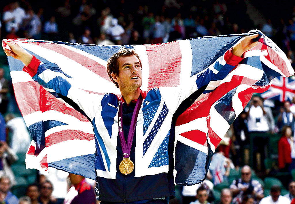 Orgulloso. Murray, con la bandera del Reino Unido.(AP)