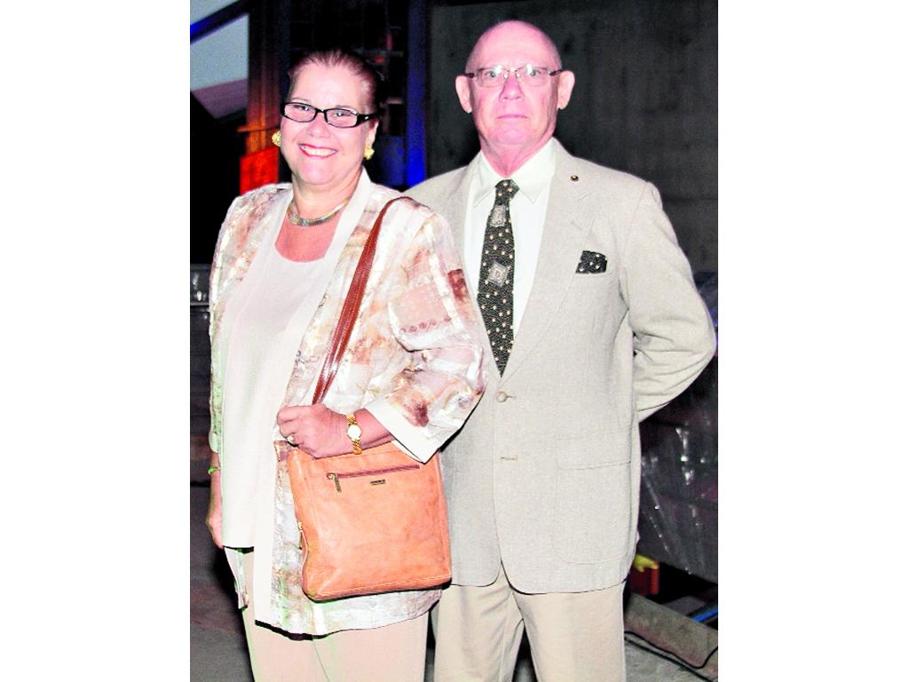 8. Jim Chavers Vega-Amador y María Cristina Ventura de Chavers.()