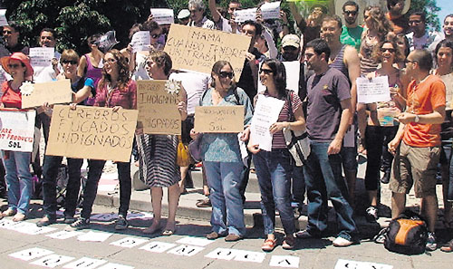 <p>Preocupación. En Washington la concentración se realizó en la céntrica plaza de Dupont Circle.</p>