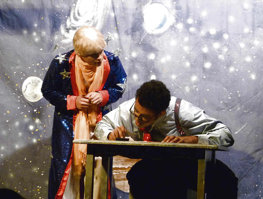 Escena. Exploraba y preguntaba. Y exigía respuestas.(Rosalina Orocú. )