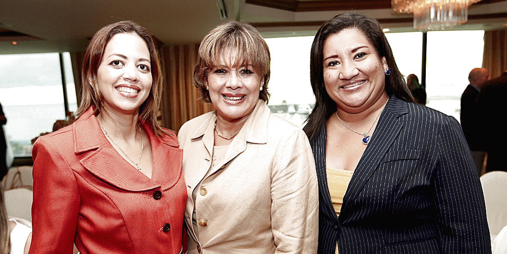 Vilma Vanessa Tapia, Melissa de Suárez y Liliana Flores.()