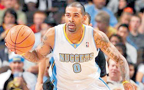 <p>Hecho. Forbes suma 817 minutos de acción en la NBA. </p>