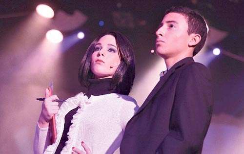 <p>Antagónicos. Vivianne y Warren conspiraron contra Elle.</p>